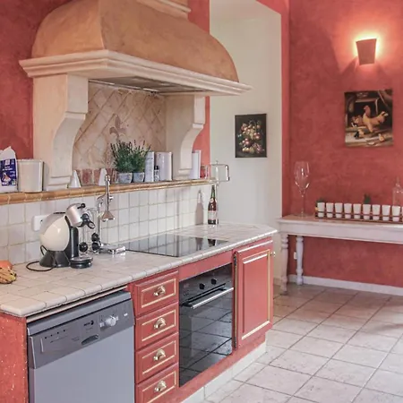 Stunning In Saint Esprit With Kitchen Pont-Saint-Esprit