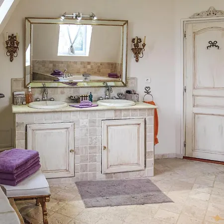 Hébergement de vacances Sublime Chateau Avec Piscine *