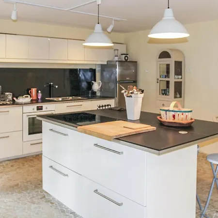 Stunning In Saint Esprit With Kitchen * Pont-Saint-Esprit