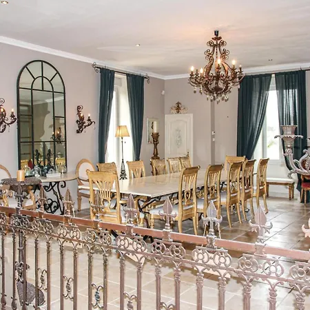 Ferienhaus Sublime Chateau Avec Piscine Pont-Saint-Esprit