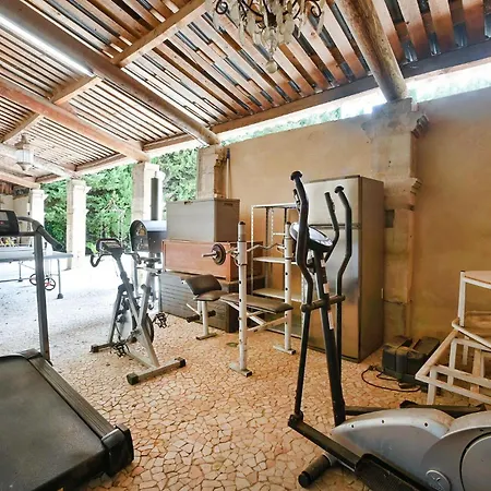 Casa vacanze Stunning In Saint Esprit With Kitchen Pont-Saint-Esprit